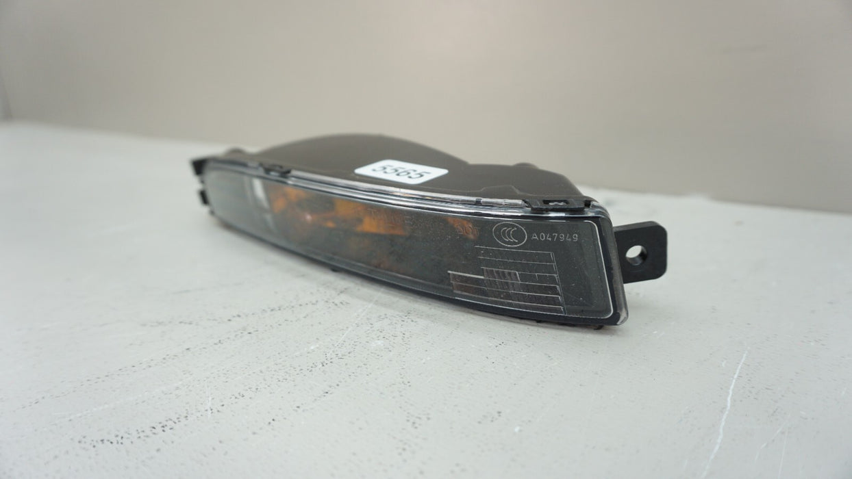 2017-2019 VOLKSWAGEN BEETLE FRONT RIGHT PASSENGER SIDE TURN SIGNAL LIGHT OEM