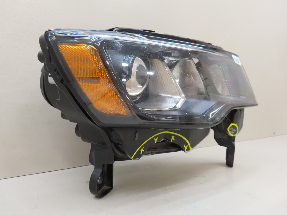 2017-2022 JEEP GRAND CHEROKEE FRONT RIGHT PASSENGER HEADLIGHT HALOGEN OEM