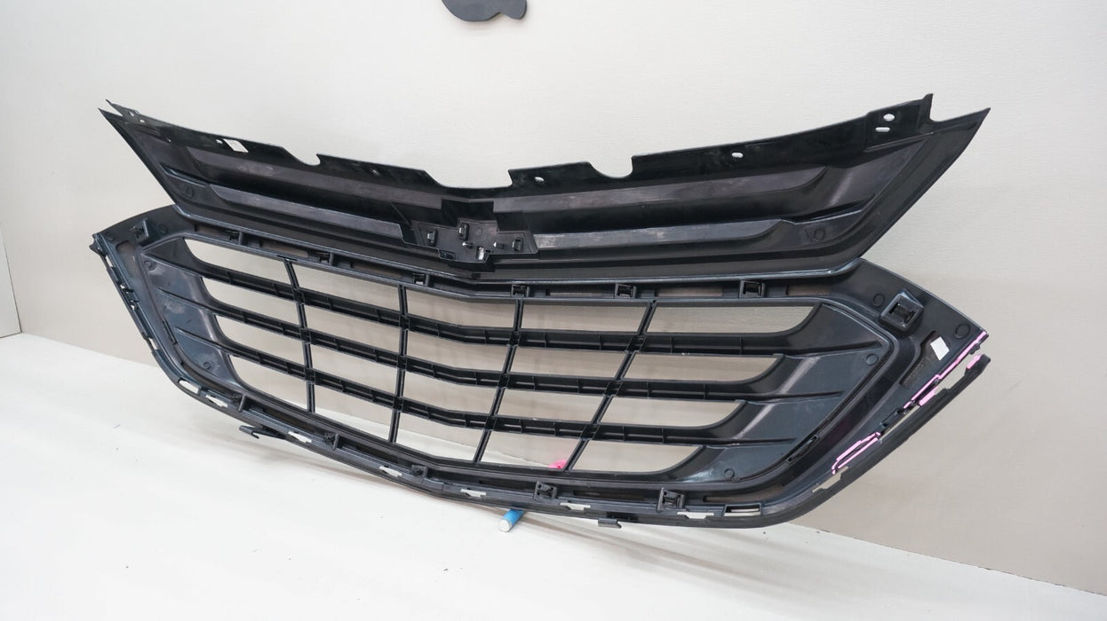 2018-2021 CHEVROLET EQUINOX FRONT BUMPER RADIATOR GRILLE OEM 84150748