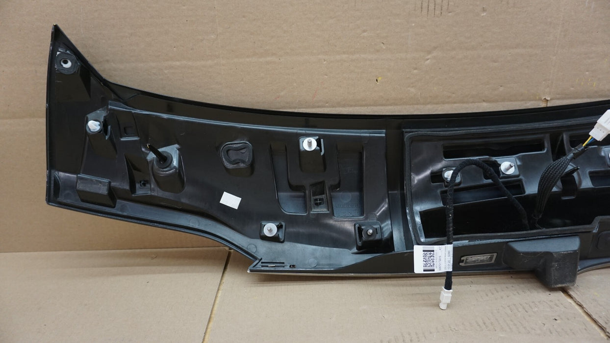 2016-2019 MASERATI LEVANTE REAR TRUNK LID GATE SPOILER WING OEM 670042733
