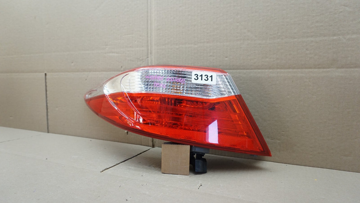 2015-2017 TOYOTA CAMRY REAR LEFT DRIVER SIDE OUTER TAIL LIGHT HALOGEN LAMP OEM