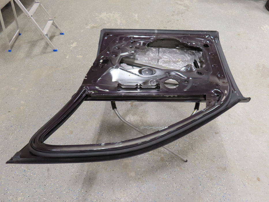 2019-2023 ROLLS-ROYCE CULLINAN FRONT RIGHT PASSENGER DOOR PANEL OEM