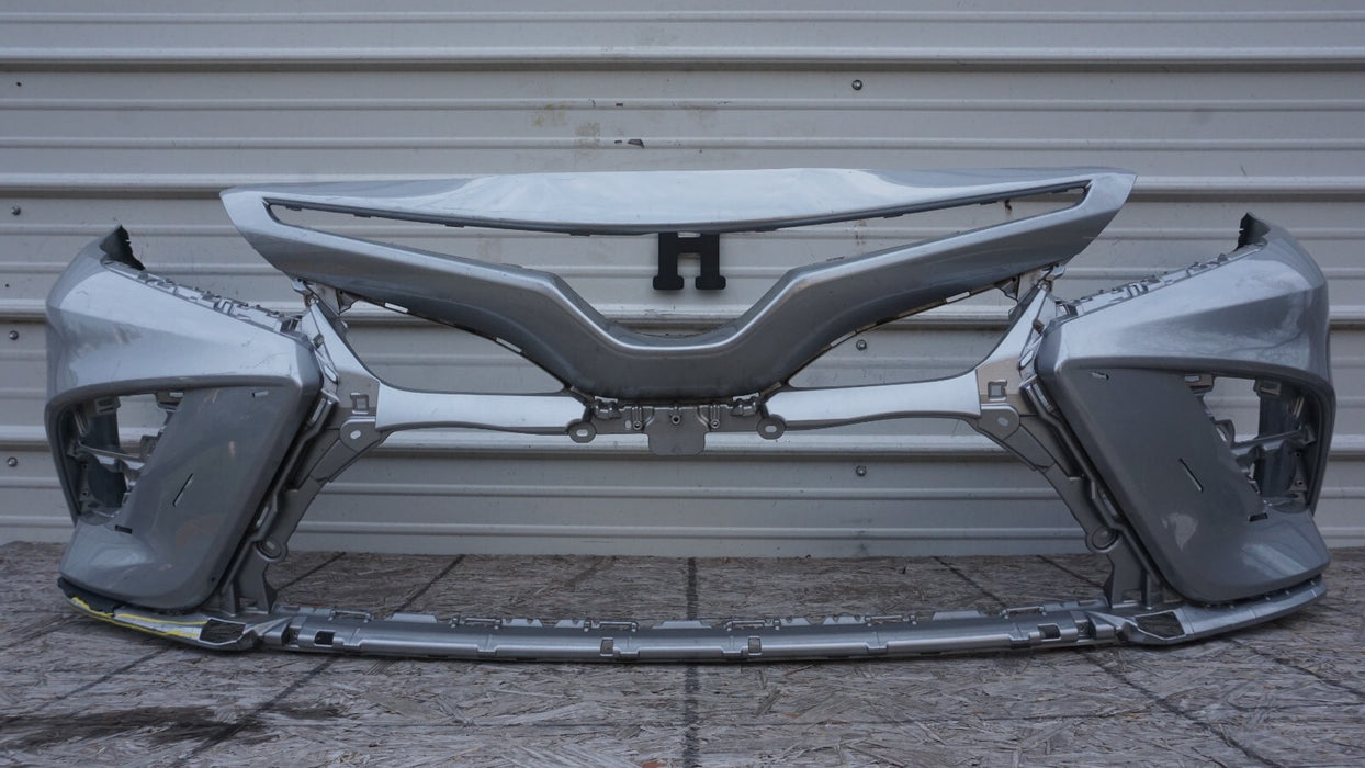 2018-2020 TOYOTA CAMRY SE FRONT BUMPER COVER OEM 18 19 20 52119-06E20