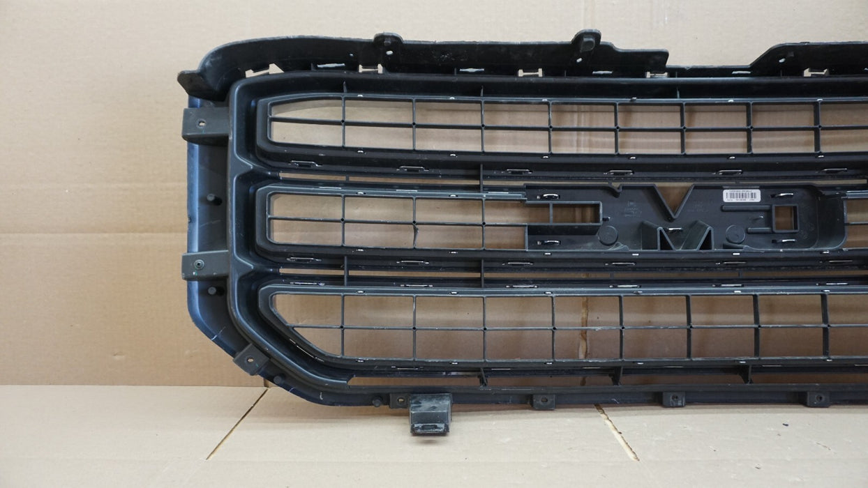2015 - 2018 GMC YUKON FRONT BUMPER UPPER CENTER EXTERIOR GRILLE GRILL TRIM OEM