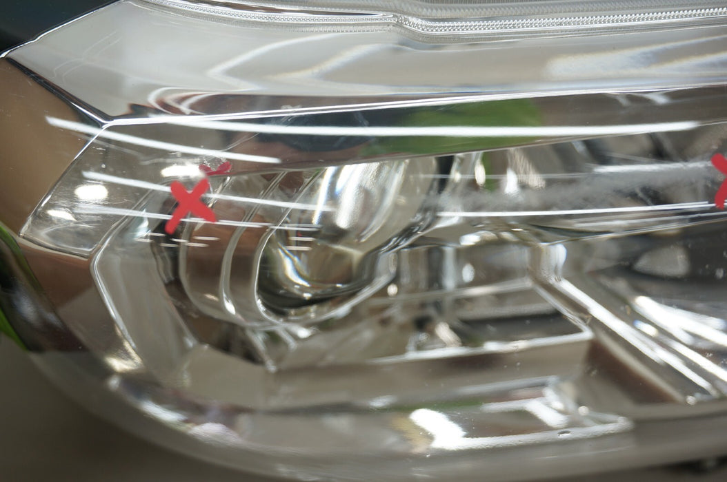 2016-2023 TOYOTA TACOMA FRONT RIGHT PASSENGER SIDE HEADLIGHT HALOGEN OEM