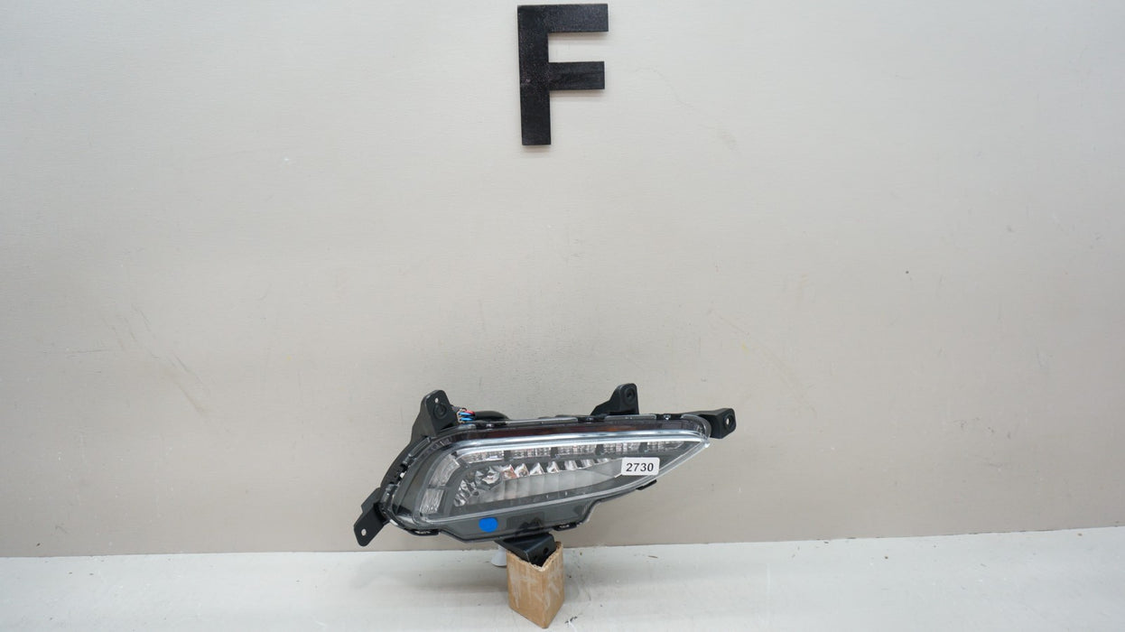 2016-2018 HYUNDAI TUCSON FRONT RIGHT PASSENGER SIDE FOG DLR LIGHT OEM