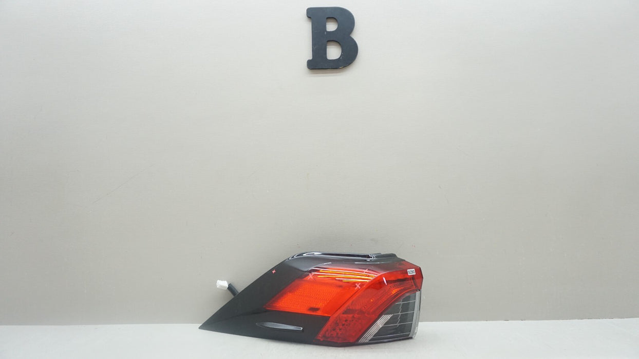 2019-2022 TOYOTA RAV4 REAR LEFT DRIVER SIDE OUTER TAIL LIGHT OEM