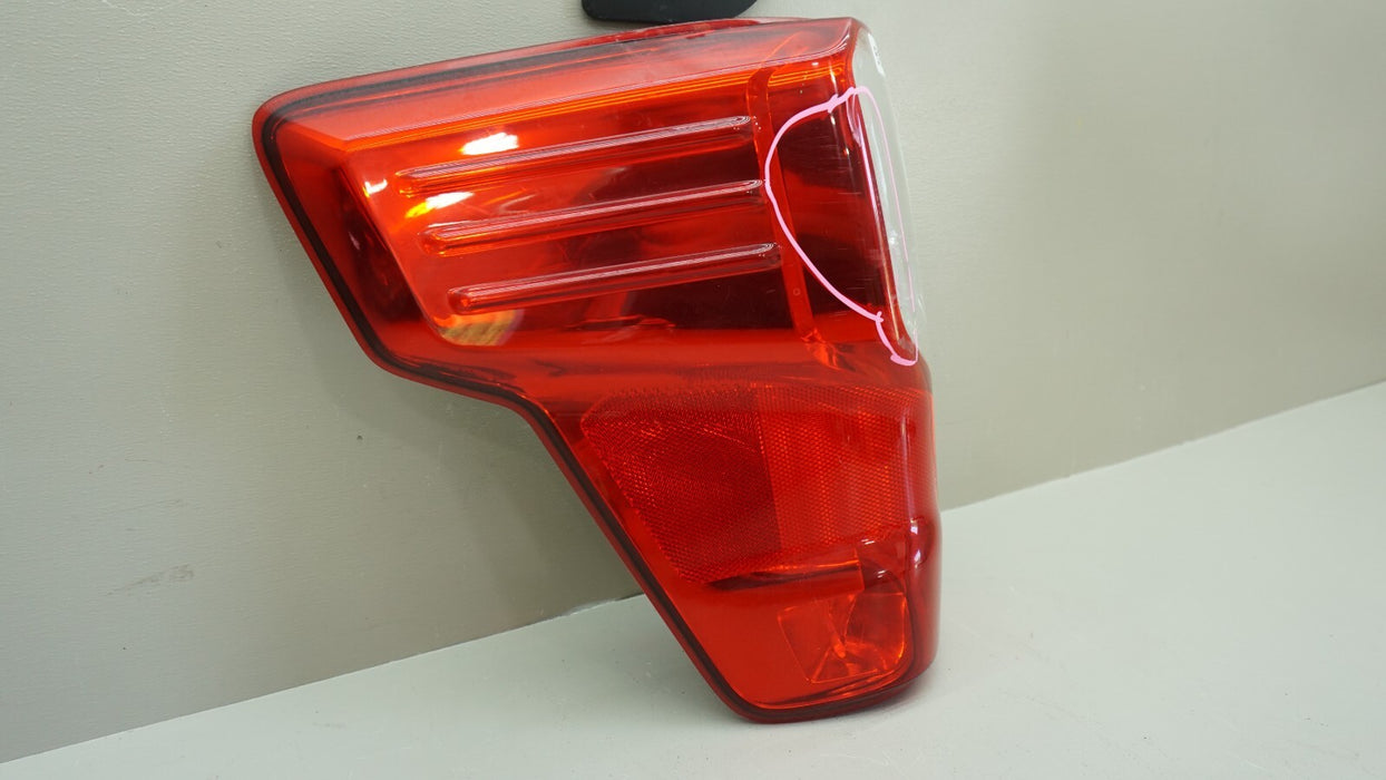 2016-2021 NISSAN TITAN XD REAR LEFT DRIVER SIDE TAIL LIGHT LAMP OEM 26555-EZ23C