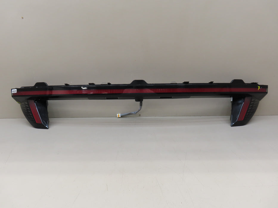2025 HYUNDAI TUCSON REAR COMBINATION LIGHT CENTER OEM