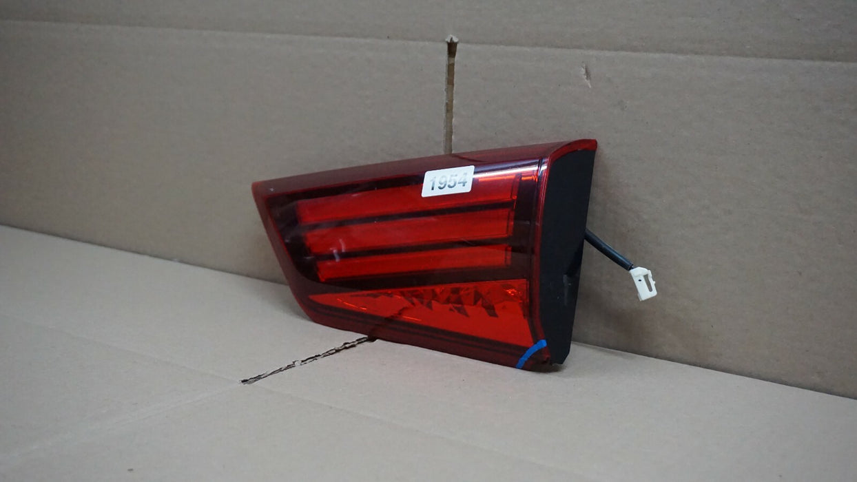 2016-2020 MITSUBISHI OUTLANDER REAR RIGHT PASSENGER  INNER TAIL LIGHT LED OEM