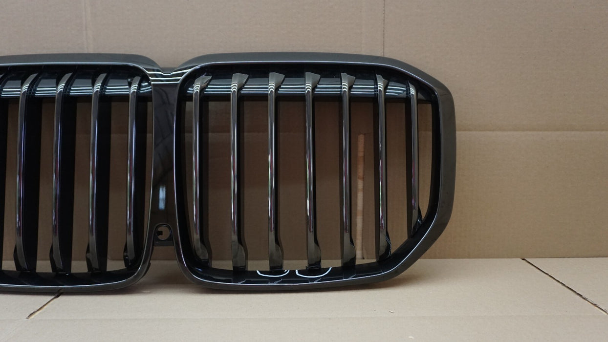 2019-2021 BMW X7 GO7 FRONT MAIN GRILL GRILLE WITH CAMERA HOLE OEM 19 20 21