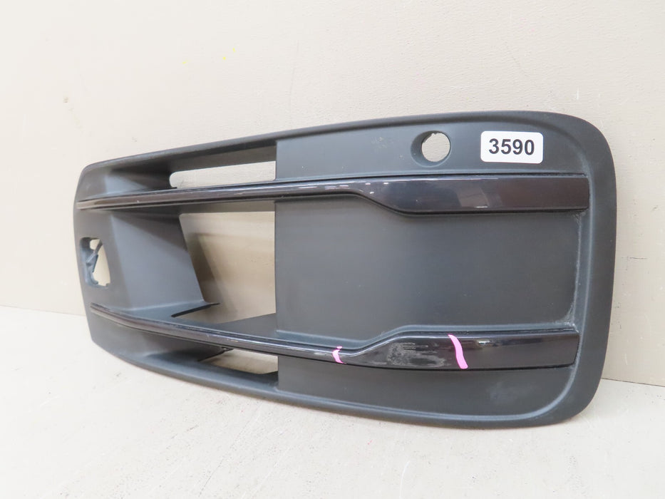 2016-2019 AUDI Q7 FRONT RIGHT PASSENGER FOG LIGHT BEZEL INSERT OEM 4M0807682R