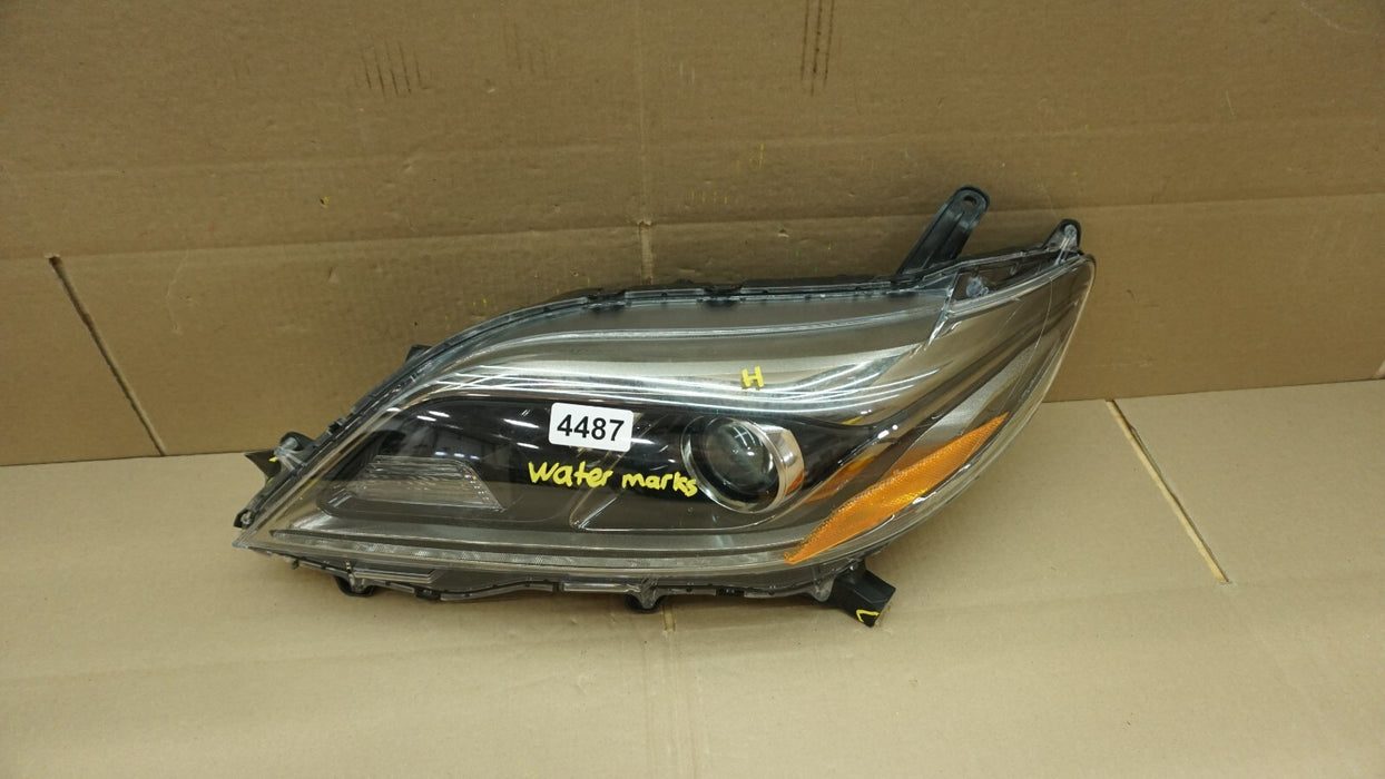 2015-2018 TOYOTA SIENNA FRONT LEFT DRIVER SIDE HEADLIGHT HEADLAMP HALOGEN OEM