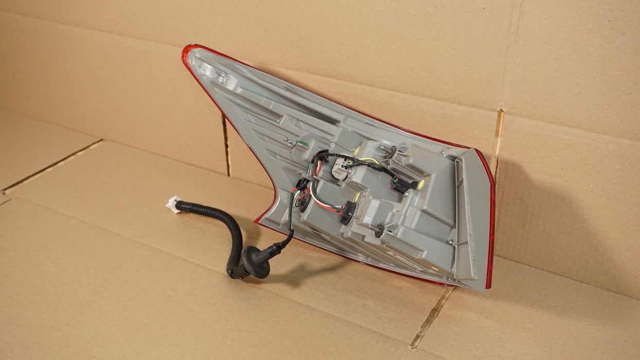 2016-2019 NISSAN SENTRA RIGHT PASSENGER TAILLIGHT TAILLAMP OEM USED 265503YU0A