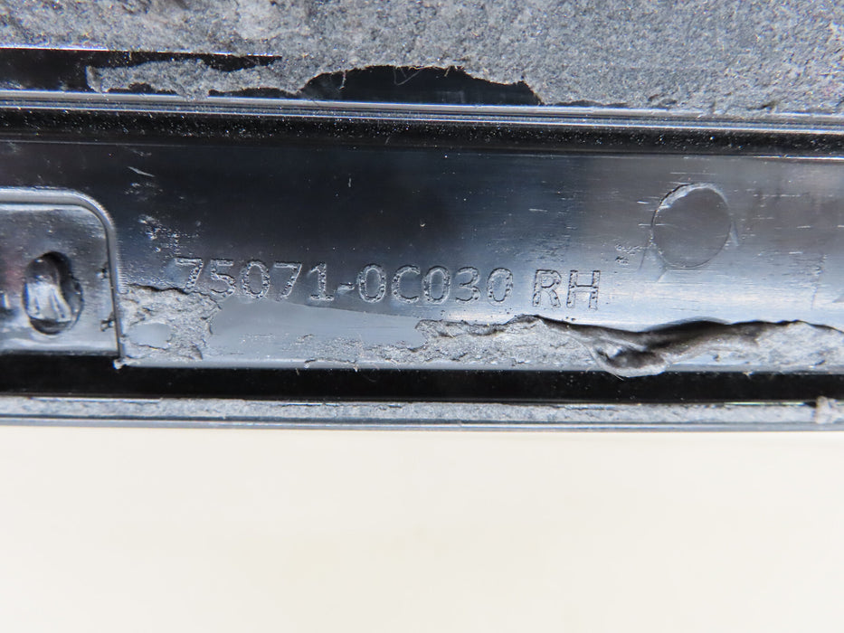2022-2023 TOYOTA TUNDRA PLATINUM FRONT RIGHT PASSENGER SIDE DOOR MOLDING OEM