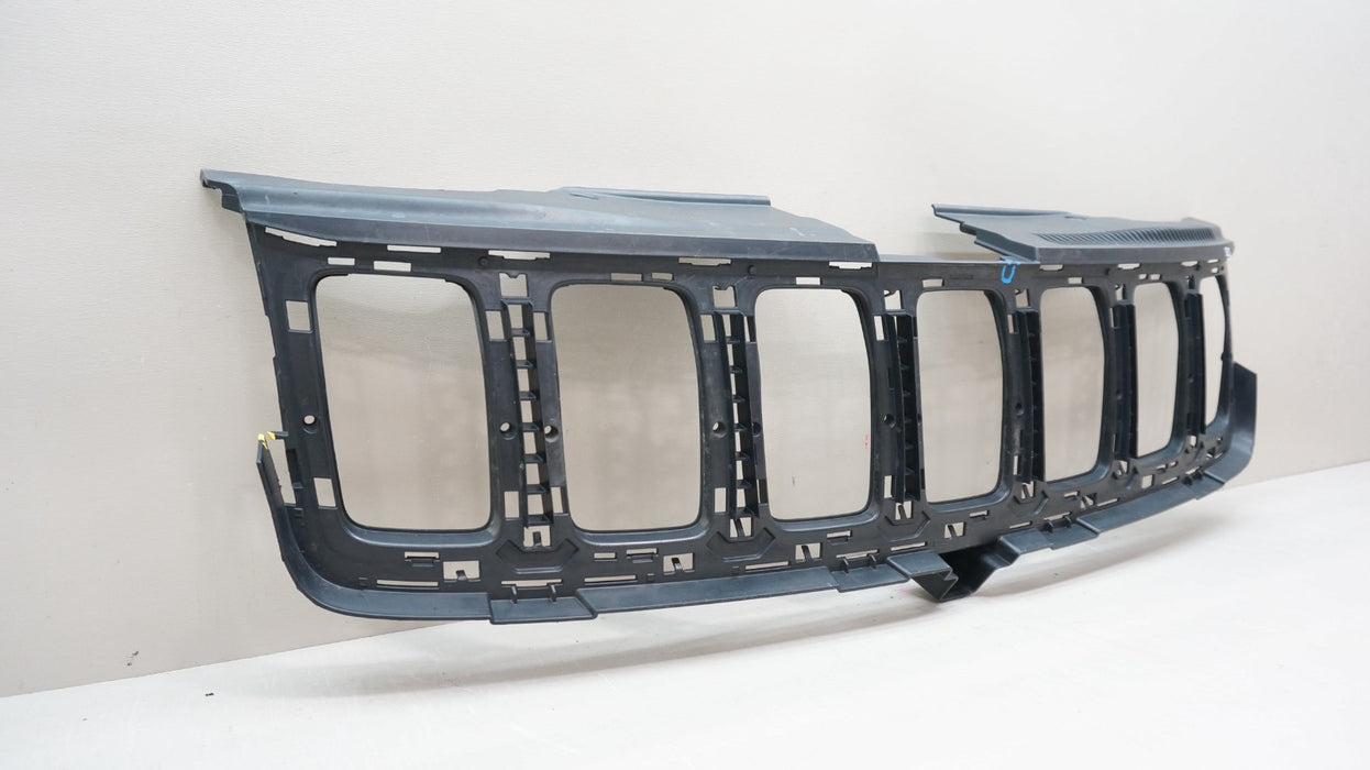 2017-2020 JEEP GRAND CHEROKEE FRONT BUMPER RADIATOR GRILLE OEM