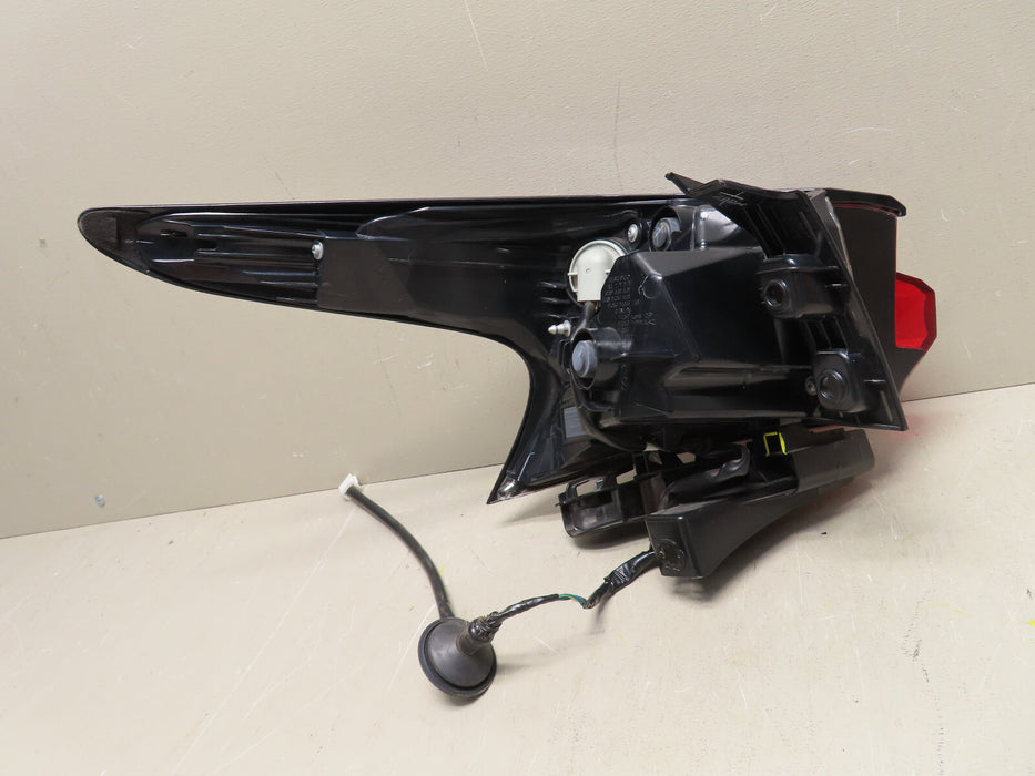 2015 2016 2017 LEXUS NX200T/300H REAR RIGHT PASSENGER OUTER TAIL LIGHT LED OEM