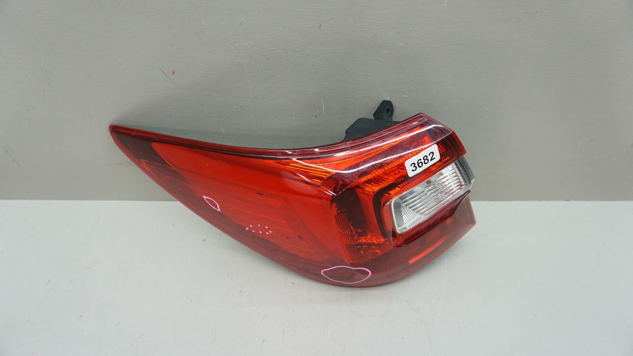 2015-2019 SUBARU OUTBACK REAR LEFT DRIVER SIDE OUTER TAIL LIGHT STOP LAMP OEM