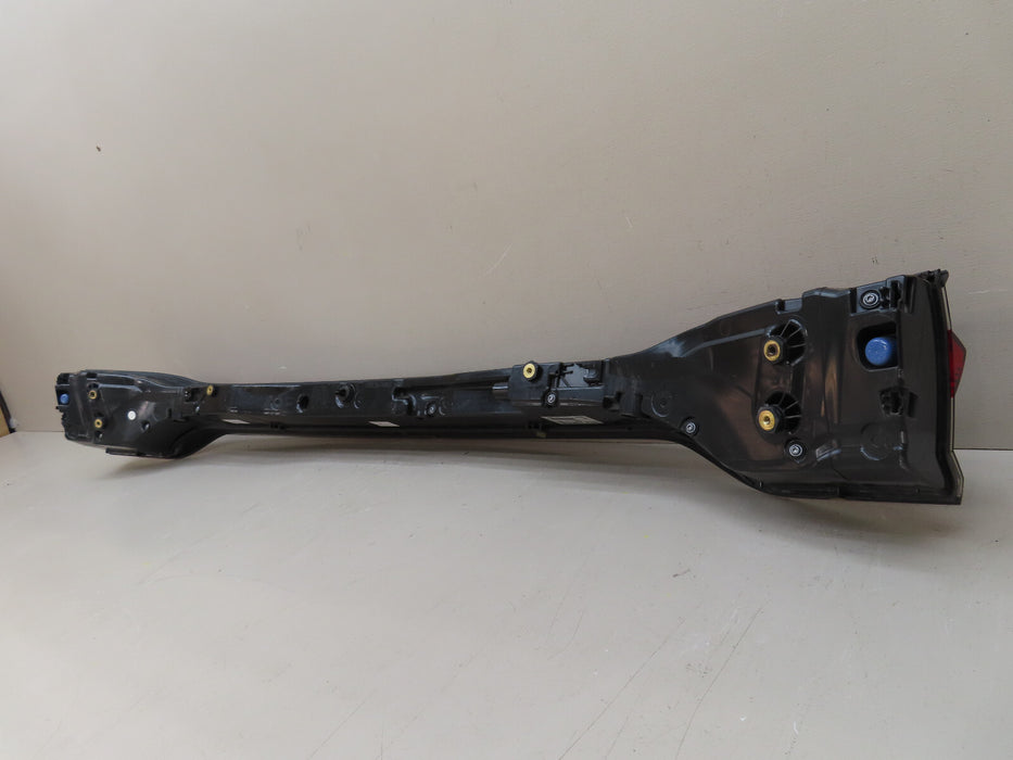 2019-2022 PORSCHE MACAN REAR CENTER TAIL LIGHT LED OEM 95B.945.208.L