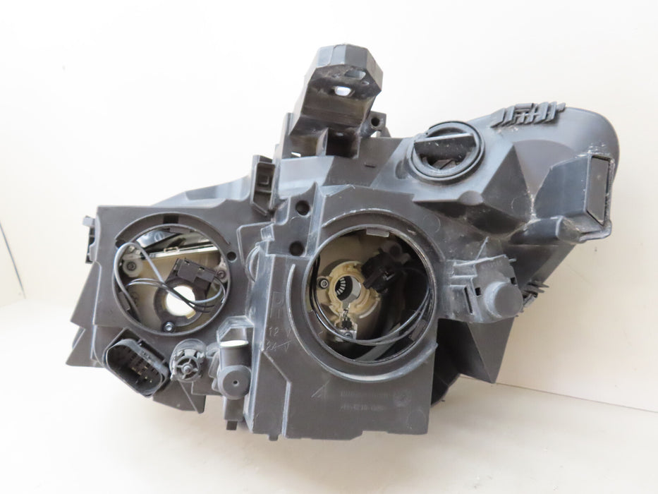 2014-2019 MERCEDES-BENZ CLA 250 FRONT RIGHT PASSENGER HEADLIGHT HALOGEN OEM