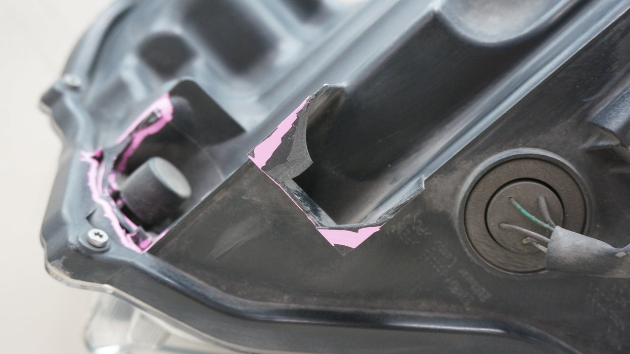 2017-2019 TOYOTA HIGHLANDER FRONT RIGHT PASSENGER SIDE HALOGEN HEADLIGHT OEM