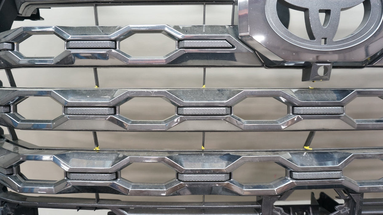 2023-2025 TOYOTA SEQUOIA FRONT BUMPER RADIATOR GRILLE OEM 53114-0C440