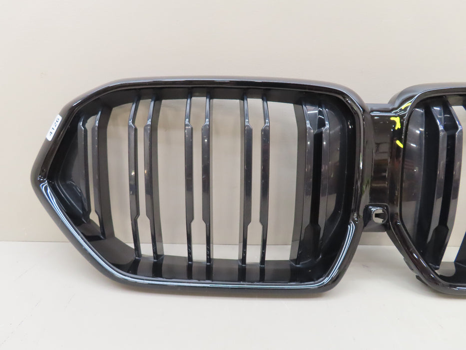 2020-2023 BMW X6M FRONT RADIATOR GRILL GRILLE OEM 8079731