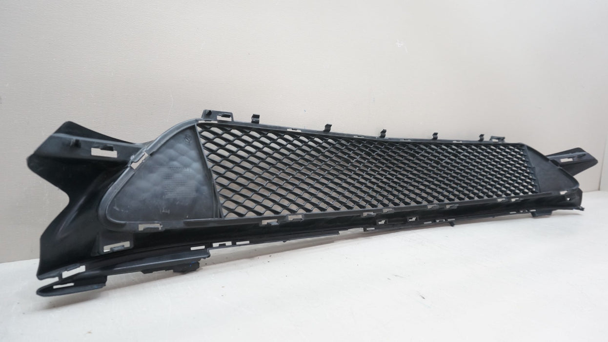 2019-2023 MERCEDES BENZ C300 FRONT LOWER CENTER GRILLE OEM 205-885-25 01