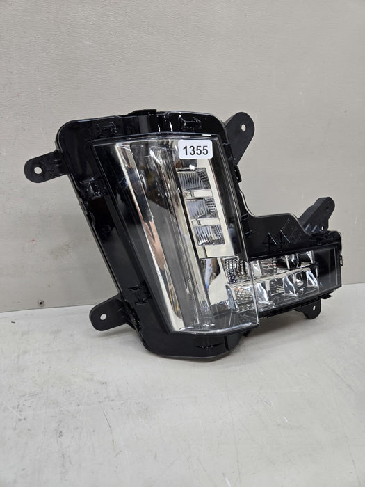 2015-2020 CADILLAC ESCALADE FRONT RIGHT PASSENGER SIDE FOG LIGHT LED OEM