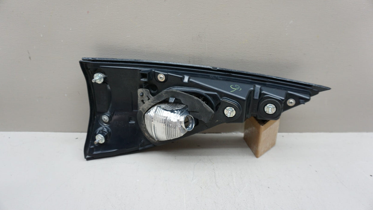 2021-2023 TOYOTA SIENNA REAR RIGHT PASSENGER SIDE INNER TAIL LIGHT OEM 21 22 23