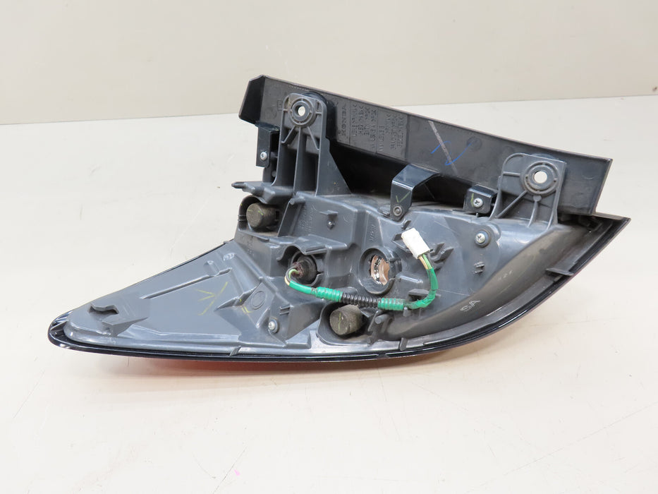 2016-2018 HONDA HRV HR-V REAR RIGHT PASSENGER OUTER TAIL LIGHT OEM