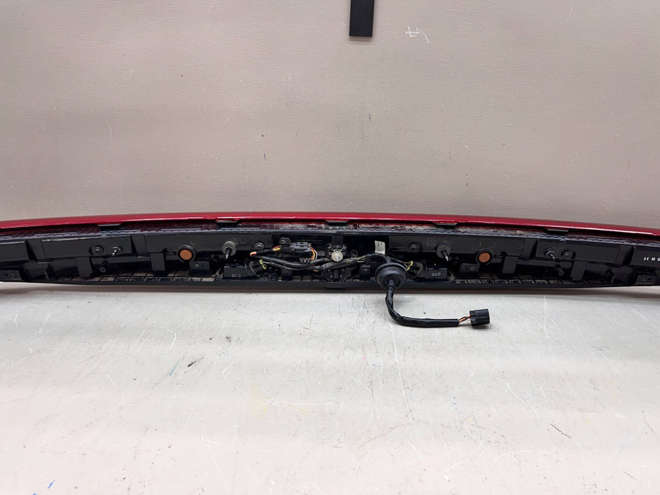 2022-2024 KIA CARNIVAL CENTER TAIL LIGHT BAR W/CAMERA OEM 92409-R0320