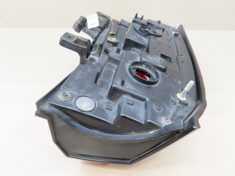 2015-2020 CHEVROLET SUBURBAN TAHOE RIGHT REAR PASSENGER TAIL LIGHT OEM