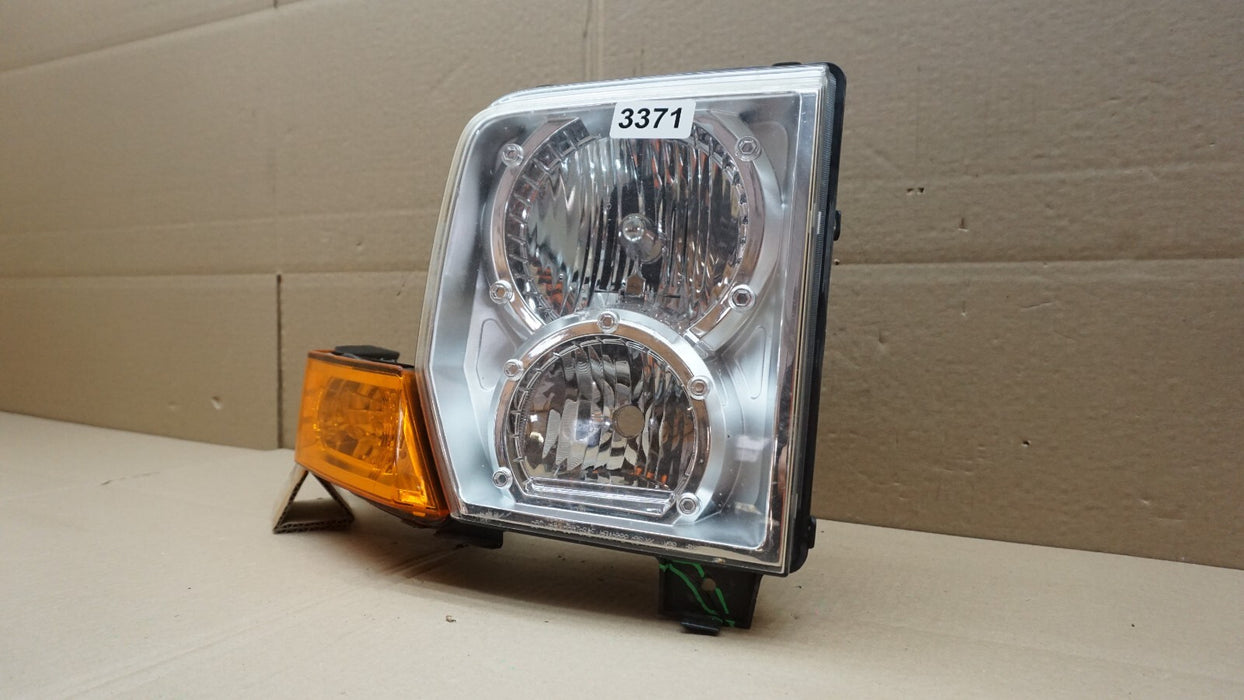 2006-2010 JEEP COMMANDER RH RIGHT PASSENGER SIDE HEADLIGHT OEM