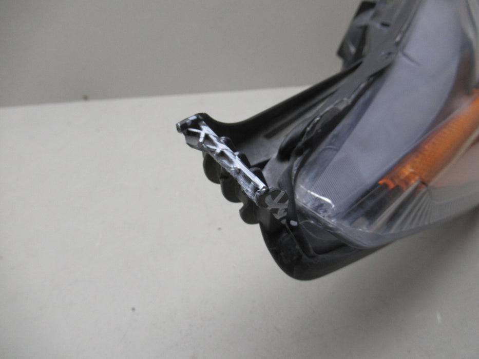 2014 2015 2016 2017 2018 Ford Fiesta Halogen Headlight RH PASSENGER Side OEM