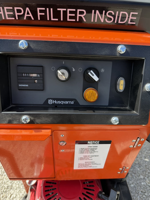 HUSQVARNA T 4000 PETROL SOFF-CUT DUST WITH HEPA FILTERS EXTRACTOR VACCUM UNIT