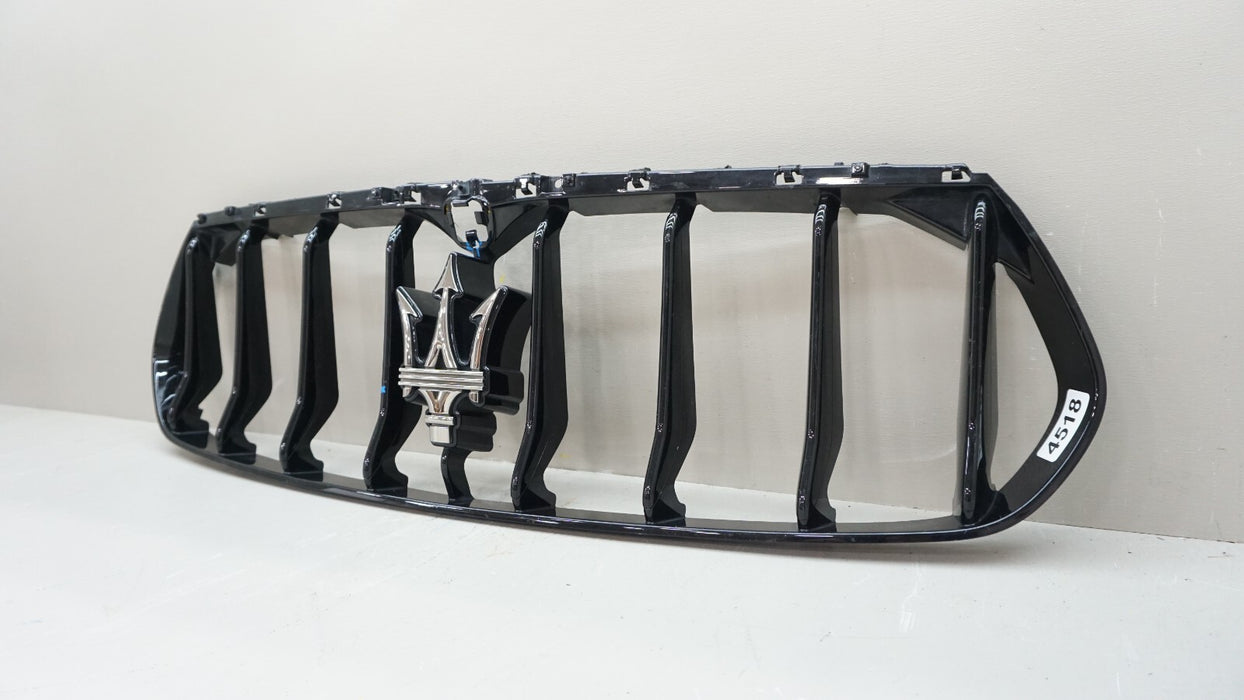 2017-2020 MASERATI LEVANTE FRONT CENTER RADIATOR GRILLE GRILL OEM 670041948