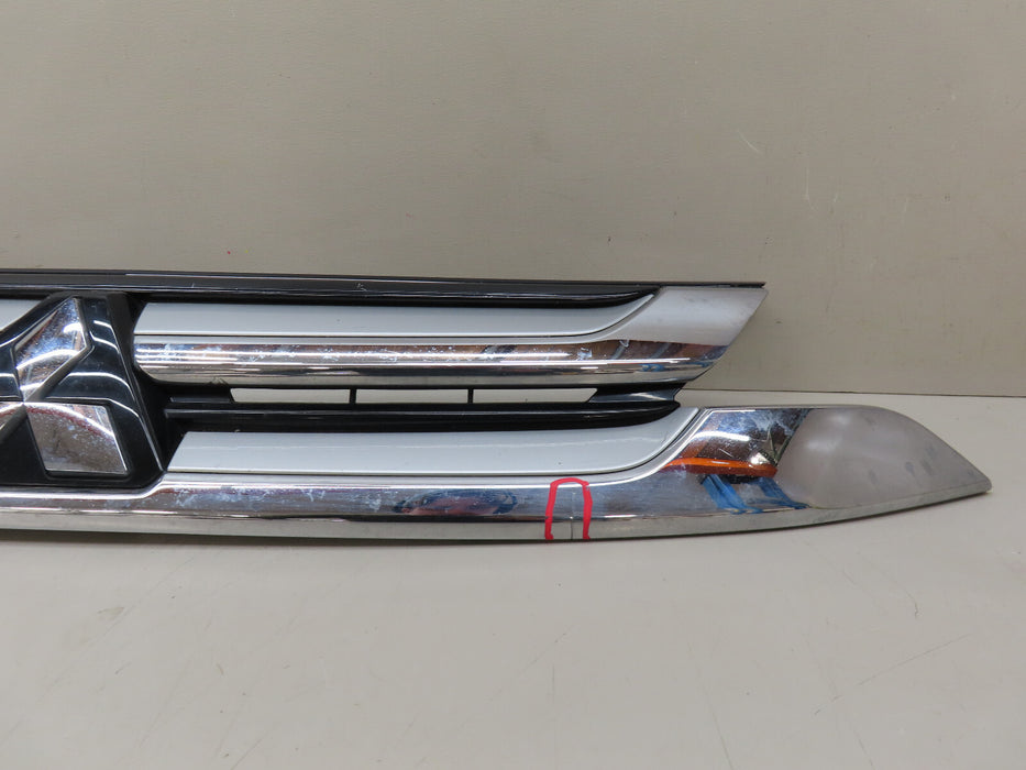 2016-2018 MITSUBISHI OUTLANDER FRONT BUMPER RADIATOR UPPER GRILLE GRILL OEM