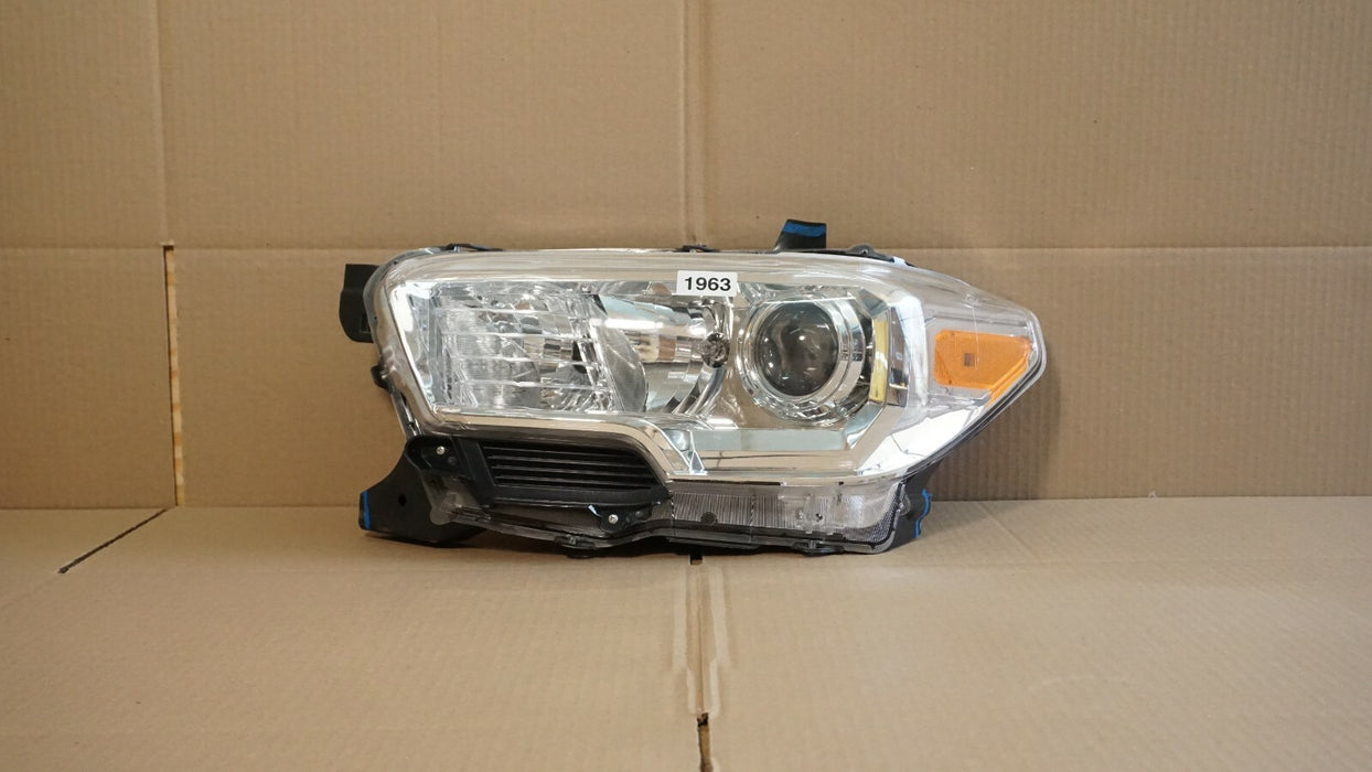 2016-2020 TOYOTA TACOMA LEFT DRIVER SIDE LED HALOGEN HEADLIGHT LAMP OEM