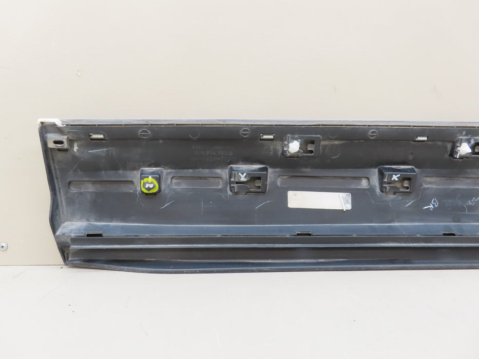 2018-2025 VOLKSWAGEN ATLAS FRONT RIGHT PASSENGER SIDE LOWER DOOR MOLDING OEM