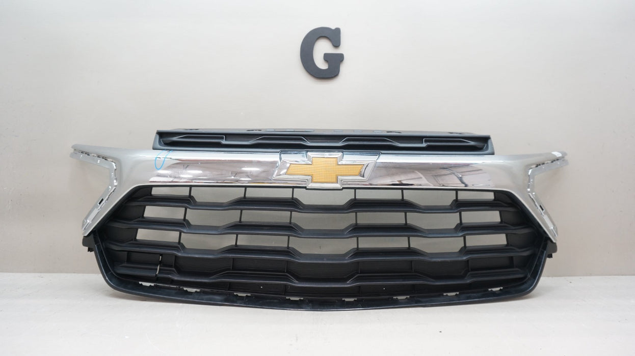2024-2026 CHEVROLET TRAILBLAZER FRONT RADIATOR GRILLE GRILL 42883406 OEM