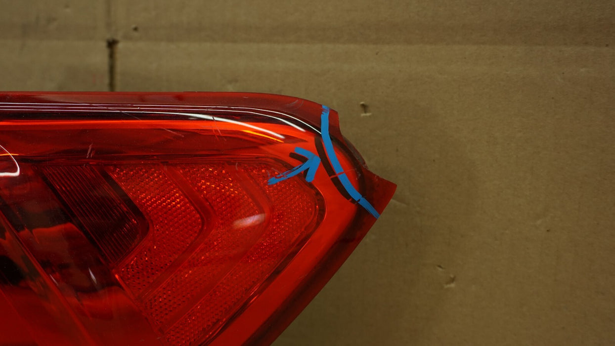 2016-2018 KIA SORENTO RIGHT PASSENGER SIDE TAIL LIGHT HALOGEN OEM 16 17 18
