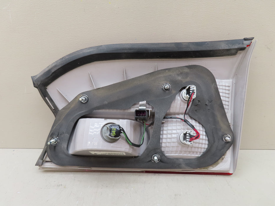 2010-2017 GMC TERRAIN LEFT DRIVER SIDE INNER TAIL LIGHT OEM