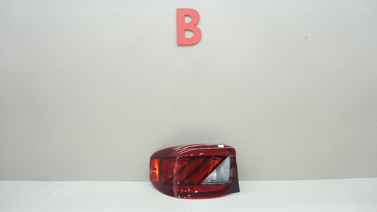 2020-2023 HYUNDAI VENUE REAR LEFT DRIVER SIDE TAIL LIGHT OEM 92401-K21