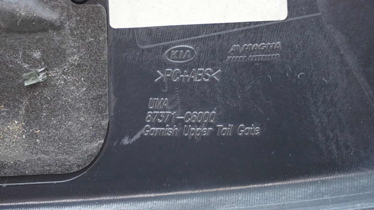 2016-2020 KIA SORENTO REAR LIFTGATE MOLDING OEM 87371-C6000
