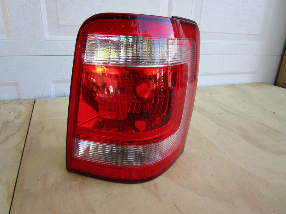 08 09 10 11 12 FORD ESCAPE RIGHT REAR TAIL LIGHT OEM