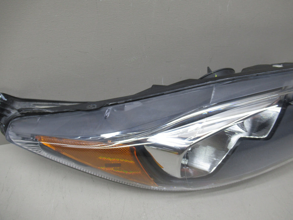 2014 2015 2016 2017 2018 Ford Fiesta Halogen Headlight RH PASSENGER Side OEM
