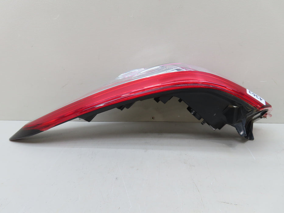 2018-2020 TOYOTA CAMRY REAR RIGHT PASSENGER SIDE TAIL LIGHT OEM