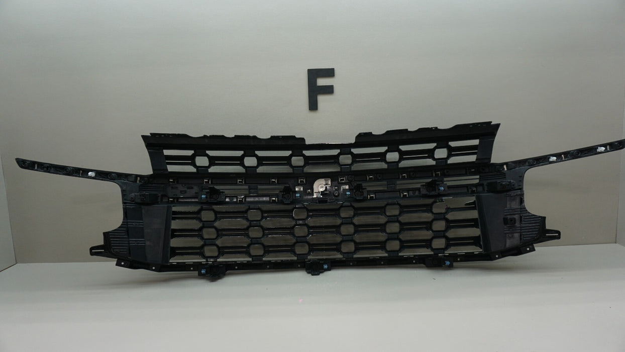 2021-2023 CHEVROLET TAHOE SUBURBAN FRONT MAIN GRILLE 84913569 OEM 21 22 23