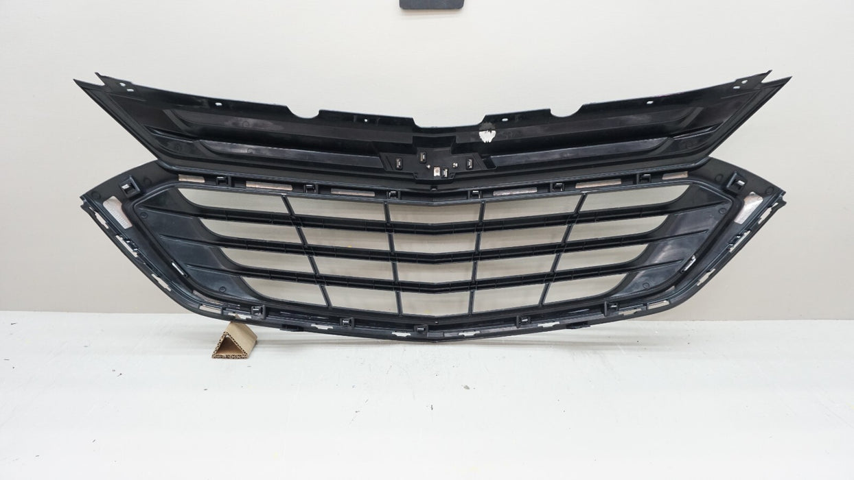 2018-2021 CHEVROLET EQUINOX FRONT BUMPER UPPER GRILLE MOLDING OEM 84150748